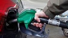 Benzine zam! 1 TL 12 kuruşluk zam gece yarısı itibariyle pompaya yansıyacak