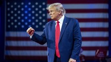 Dünyanın gözü ABD’de… Eski başkan Donald Trump gözaltına alındı, mahkemenin ardından serbest bırakıldı