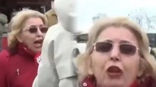 İstanbul'da bir sokak röportajında Cumhurbaşkanı Recep Tayyip Erdoğan hakkında çok sert sözler söyleyen kadının cezası belli oldu