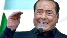 Eski İtalya Başbakanı Berlusconi bir kez daha hastaneye kaldırıldı
