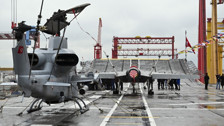 Bayraktar TB3 ve Kızılelma dünyanın ilk SİHA gemisi TCG Anadolu'da konuşlandı