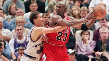 Michael Jordan'ın ayakkabıları 2.2 milyon dolara satıldı