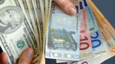 Mart ayında 22.91 olan yıl sonu Dolar/TL beklentisi nisanda 23.15'e yükseldi!