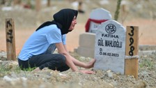 Kahramanmaraş merkezli depremlerden etkilenen Hatay'da buruk bayram