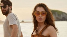 Magazin gündemine bomba gibi düşen ihanet iddiaları sonrası Kadir Doğulu ve Neslihan Atagül kameralara takıldı! Çift tatile mi gidiyor?