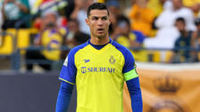 Ronaldo’yu 500 milyon Euro’ya transfer eden Al Nassr Başkanı Musalli Al-Muammar takımın beklenen başarıyı ortaya koyamaması üzerine istifa kararı aldı