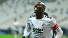Beşiktaş'ta Kanadalı futbolcu Atiba Hutchinson dönemi kapanıyor