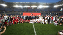 TFF'nin depremzede çocuklar için düzenlediği TFF Omuz Omuza Gösteri Maçı büyük ilgi gördü