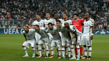 Beşiktaş'tan üzen haber geldi! Siyah beyazlı oyuncu hastaneye kaldırıldı