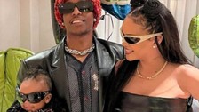 Dünyaca ünlü şarkıcı Rihanna geçen yıl kucağına aldığı bebeğinin ilk doğum gününü kutladı