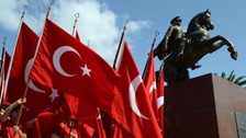 19 Mayıs Cuma eczaneler, bankalar, noter, kargolar açık mı?