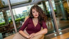 Oyuncu Pelin Akil geçersiz oy kullananlara ateş püskürdü