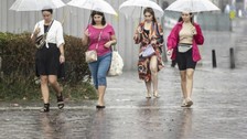 Son dakika! Ankara'da çatılar koltuklar uçmuştu sıra İstanbul'da... Meteoroloji'den 20 il için sarı kodlu uyarı! Sıcaklıklar birden düşecek