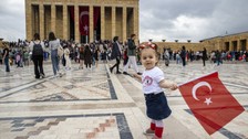 19 Mayıs coşkuyla kutlanıyor! Gençler Ata'nın huzurunda