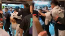 Marmaray'da tekmeli yumruklu kavga çıktı! O anlar kamerada