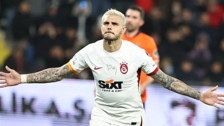 Galatasaray taraftarı Icardi'nin 20. golünü atmasıyla Ümit Özat'ın saçını kırmızıya boyatmasını bekliyor! Bu kare gündem oldu