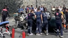 İstanbul'da feci kaza! Ağaca çarpan otomobil takla attı, 5 kişi yaralandı