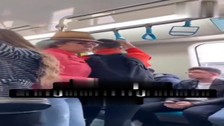 Marmaray'da bir vatandaşın Cumhurbaşkanı Erdoğan'a karşı gösterdiği çirkin tepki, sosyal medyada sert eleştirilere neden oldu
