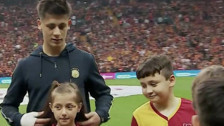 Son dakika Fenerbahçe haberleri... Fenerbahçe derbide seremoniye 5 yıldızlı sweatshirt'le çıktı