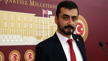 CHP'li Eren Erdem'den Cumhurbaşkanı Erdoğan'a yönelik çirkin ifadeler: Erdoğan karşısında kutu kola...