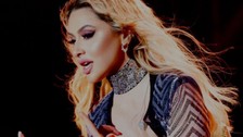 Hadise iç çamaşırsız dans ettiği anları paylaştı | VİDEO