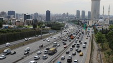 İstanbul'da yaz tatili öncesi trafik yoğunluğu! Harita kırmızıya döndü