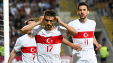 Türkiye Letonya'yı 3-2 mağlup etti! Öldük öldük dirildik! Kritik maçta 3 puan bizim