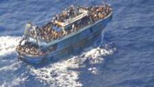 Yunanistan'da yılın en ölümcül göçmen faciasında kahreden iddia! Teknede 100 çocuk mu var?