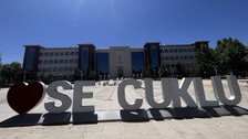 Konya'da Selçuklu tabelasının 'L' harfi kayboldu! Belediye Başkanı Ahmet Pekyatırmacı'dan esprili çağrı