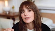Aslı Enver'in mutluluk pozları! Kızı Elay'ı paylaştı