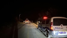 Düzce'de park halindeki kamyonet alev alev yandı