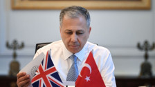 Bakan Yerlikaya, Birleşik Krallık İçişleri Bakanı ile görüştü