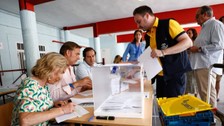 İspanya'da düzenlenen erken genel seçimlerde oy kullanma işlemi başladı