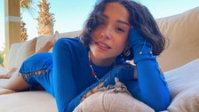 Zeynep Bastık klozet pozlarını paylaştı! O karelere tepki geldi