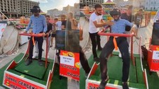 Suriye uyruklu genç VR gözlük taktı, gördükleri karşısında korkudan deliye döndü! Çığlık çığlığa anlar kamerada