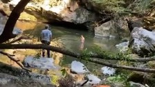 Bartın’da facia: Kayalıktan şelaleye atlayan kişi, 10 metre derinlikteki çamura saplanarak hayatını kaybetti