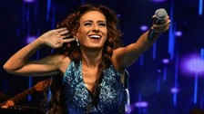 Yıldız Tilbe'den süper minili poz! Herkes bacaklarındaki lekeleri merak etti