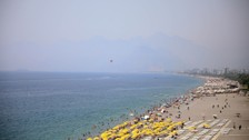 Antalya'da uçaklar nem bulutundan inemedi! Şehirde hem yüzde 89 olarak ölçüldü