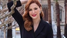 45'lik Mine Tugay'dan nefes kesen pozlar: Gençlere taş çıkartıyor