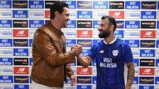 Trabzonspor'dan ayrılan Manolis Siopis Cardiff City'ye imza attı