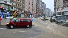 Karadeniz'i sel vurdu! Samsun'da hayat durdu