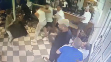Kısmetse Olur'un yarışmacıları tekme tokat kavga etti! İşte Batuhan Boz'u ve Oğulcan Yılmaz'ın kavga görüntüleri