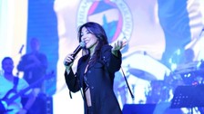 Koyu Fenerbahçeli Hande Yener'den Simge Sağın'a gönderme: Başka takımın maçına gitmezdim
