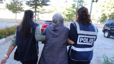 Karaman'da FETÖ'den aranan kadın evindeki gizli bölmede yakalandı!