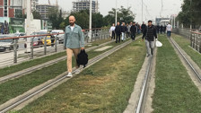 İstanbul'da tramvay raydan çıktı! Kabataş-Bağcılar Tramvay Hattı yolcuları yaya kaldı