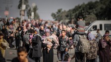İsrail'in zorla göç ettirdiği Gazzelilerin çile yolundaki görüntüleri...