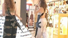 İsrail'de sivil halk silahlanıyor! AVM'de uzun namlulu silahlarla alışveriş