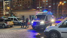 Sağlık çalışanlarına dehşeti yaşattılar! Baba oğul demir sopalarla saldırdı