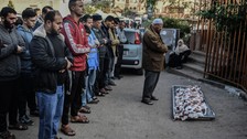 İsrail Gazze'ye saldırmaya devam ediyor! Ölen kişilerin cenaze namazı kılındı