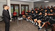 Beşiktaş Futbol Şube Sorumluları Feyyaz Uçar ve Samet Aybaba, oyuncuları ziyaret etti